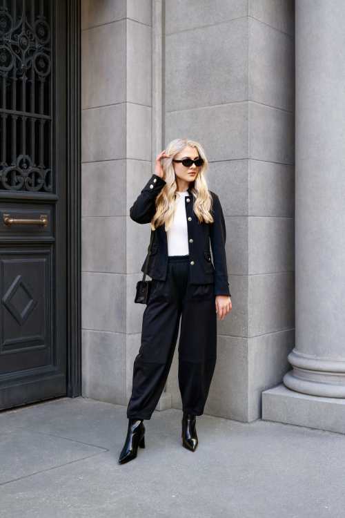Barrel Pants in Navy Blue